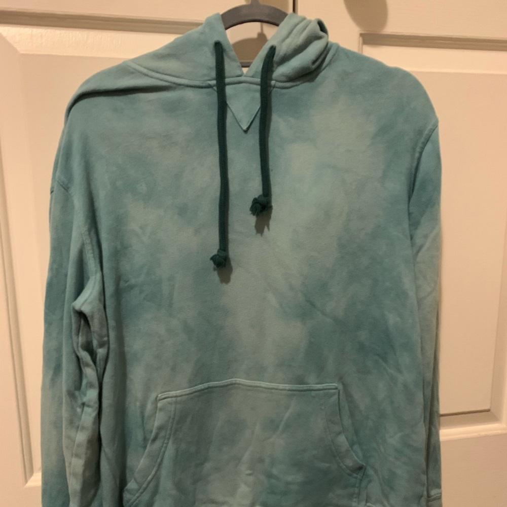 Green lightly bleach washed sweatshirt